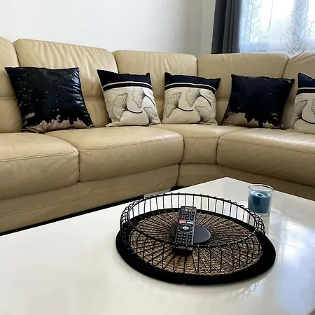 T4 Cosi: Tv Netflix Parking Apartamento Montélimar